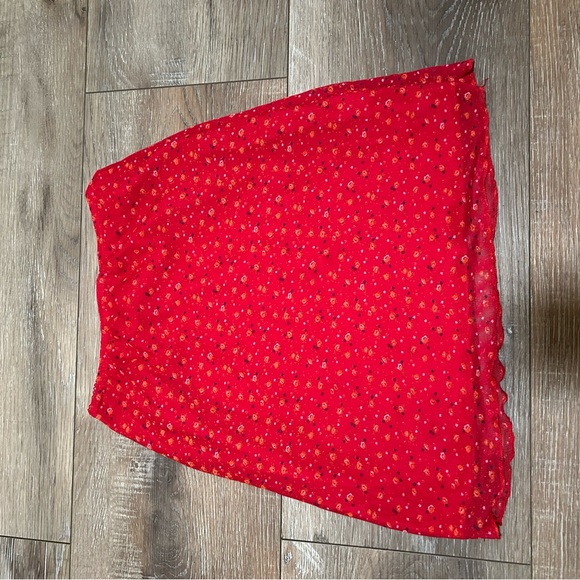 Nasty Gal Red Floral Mini Skirt Small - Picture 2 of 2